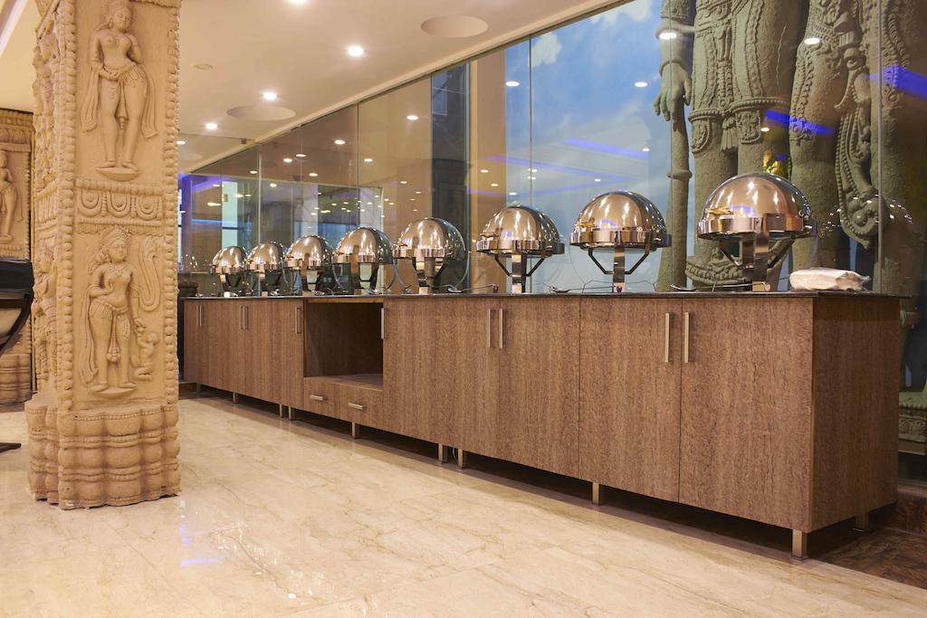 Hotel Waterfall Делі Екстер'єр фото