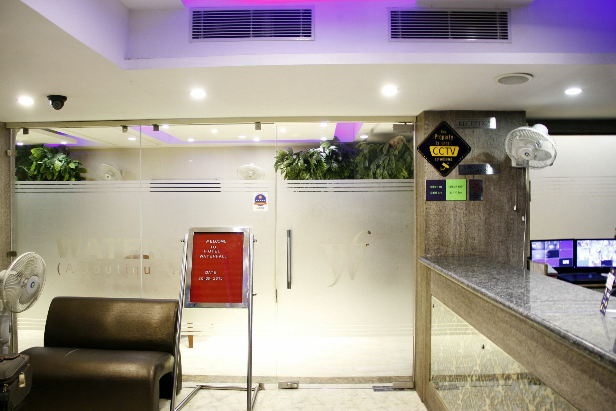 Hotel Waterfall Делі Екстер'єр фото