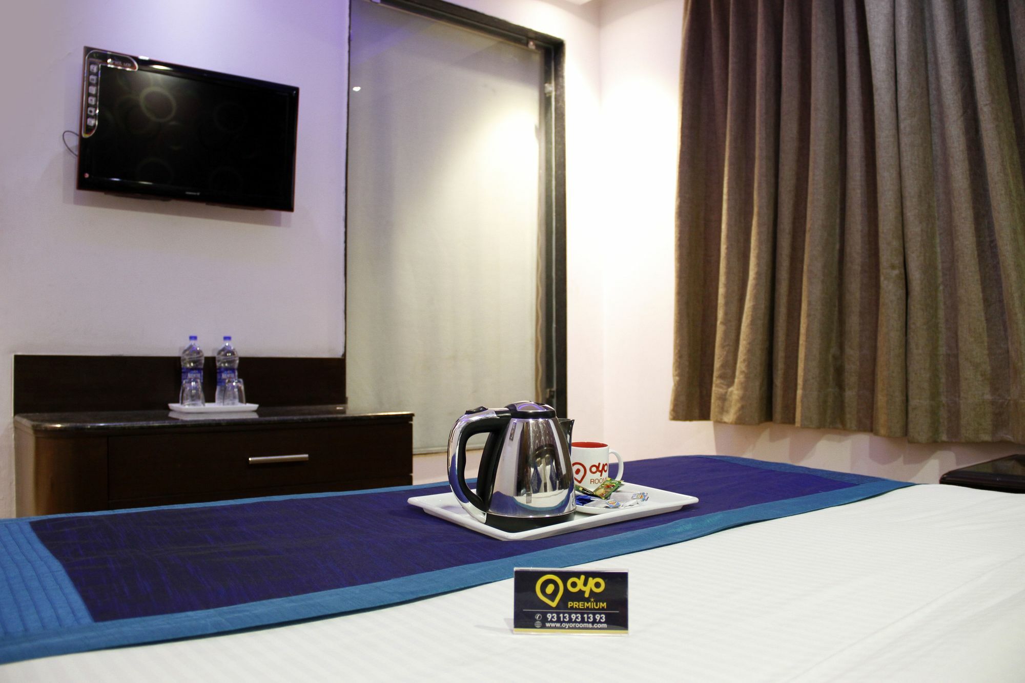 Hotel Waterfall Делі Екстер'єр фото