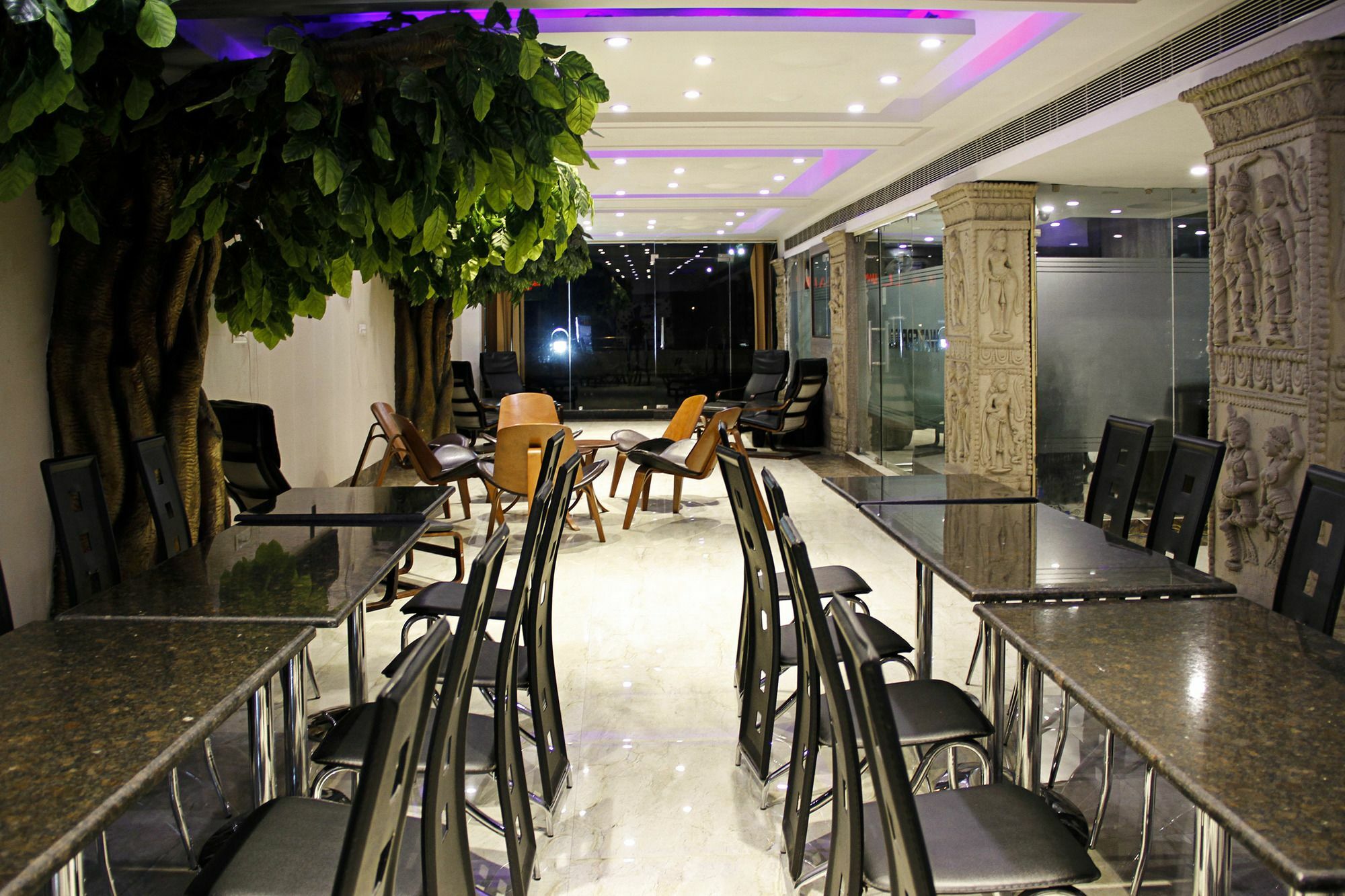 Hotel Waterfall Делі Екстер'єр фото